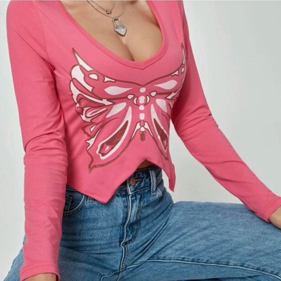 SHEIN Asymmetrical Hem Butterfly Top 💕 - Picture 4 of 4